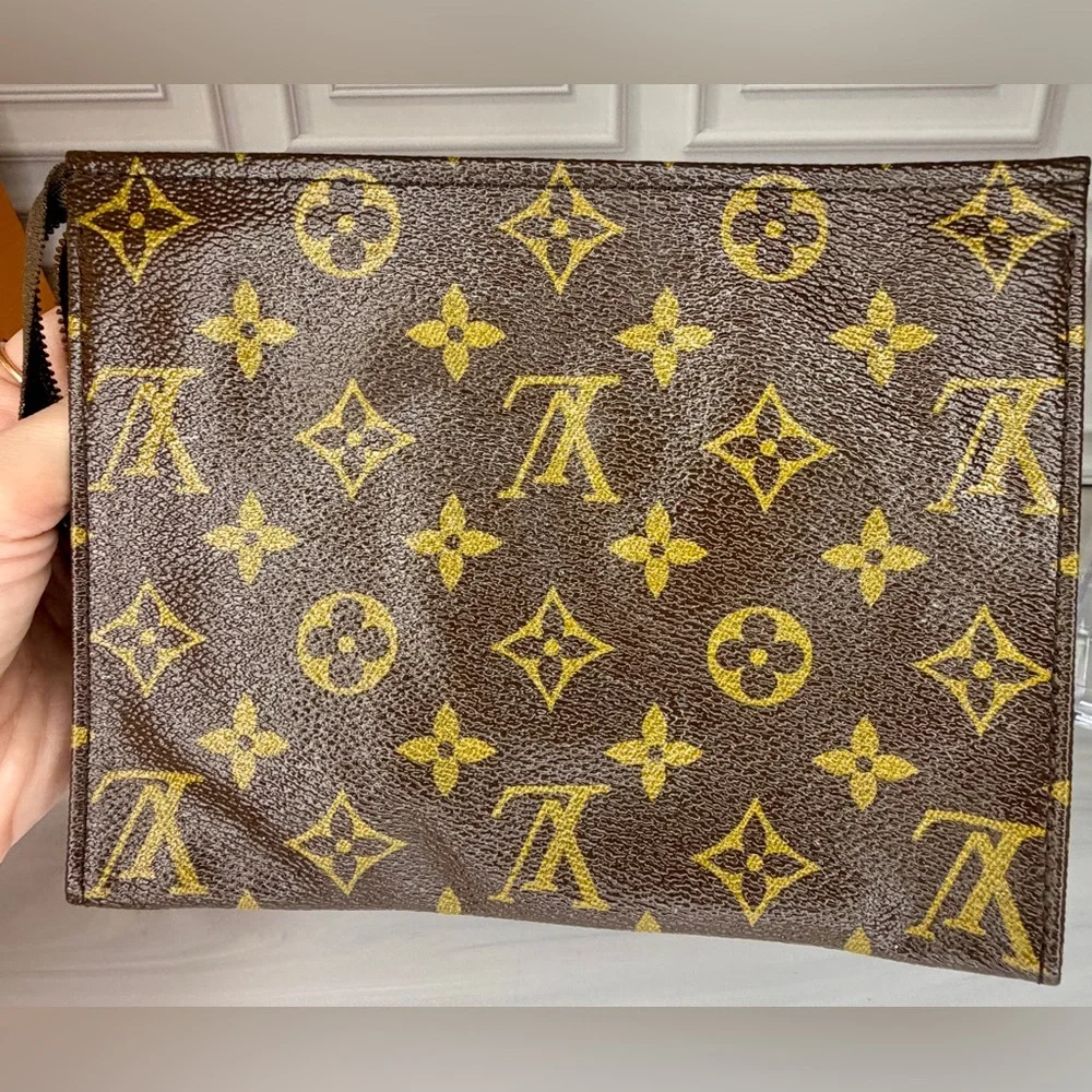 Louis Vuitton Monogram Vintage Travel Toiletry Pouch | LV Cosmetic bag - Picture 5 of 10